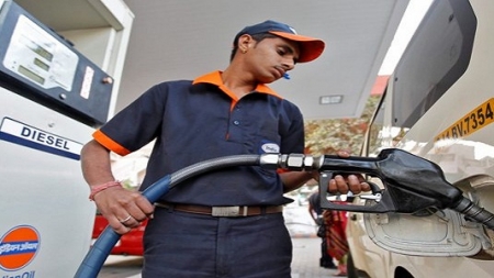 Petrol prices cut down by 13 paise on seventh day