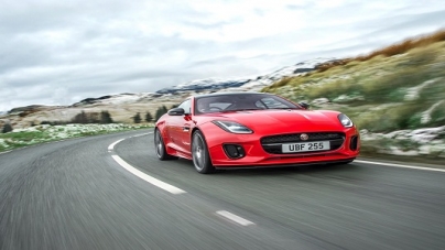 Jaguar F-Type Powered by Four-Cylinder Powertrain