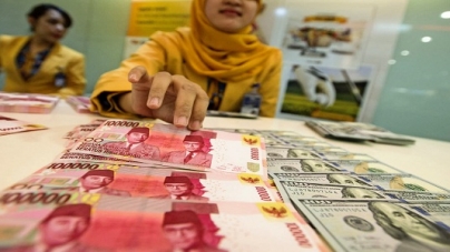 Indonesia’s Rupiah Touches the Record Low Since 1998